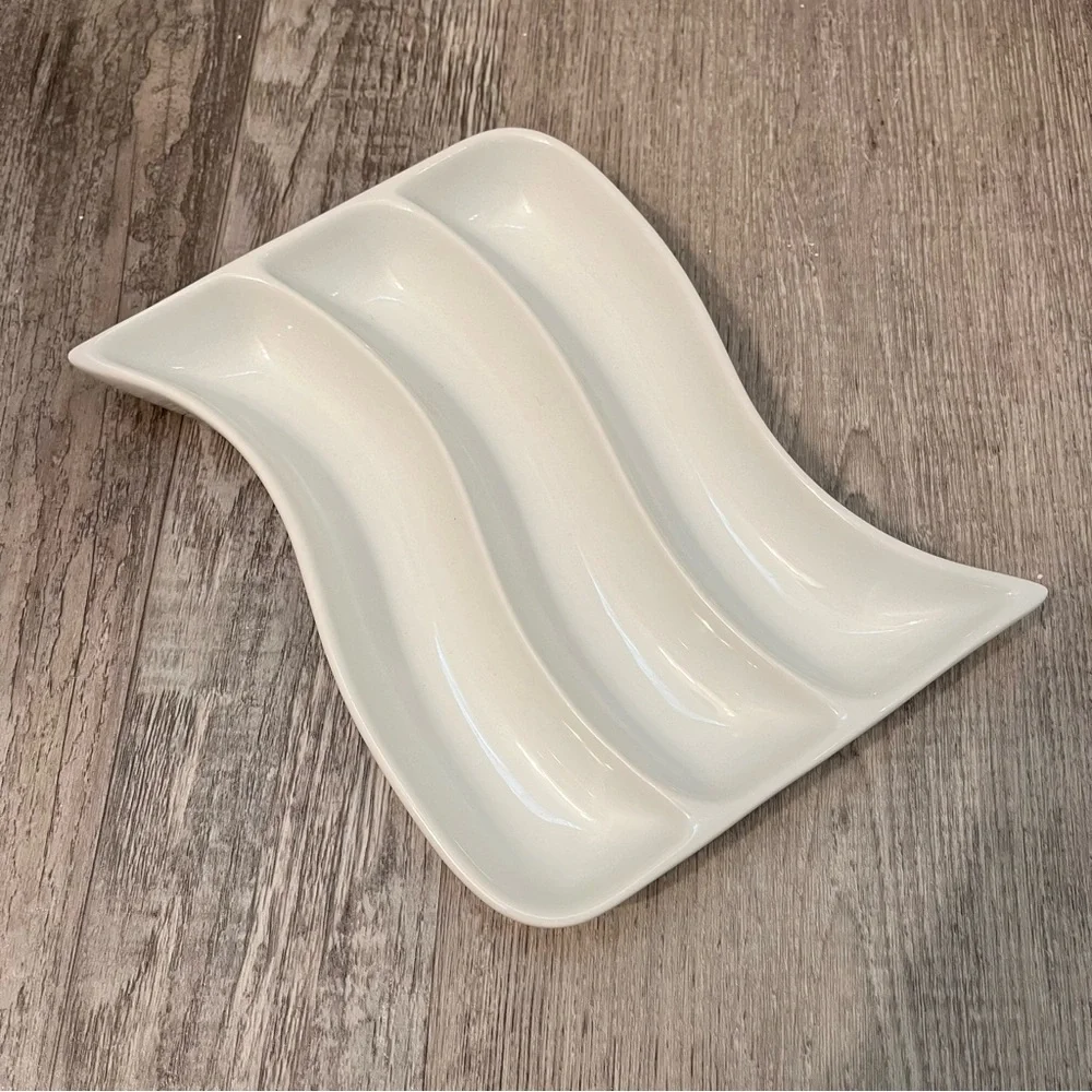 Crate & Barrel White Porcelain Swirl Square Appetizer Candy Dish 7